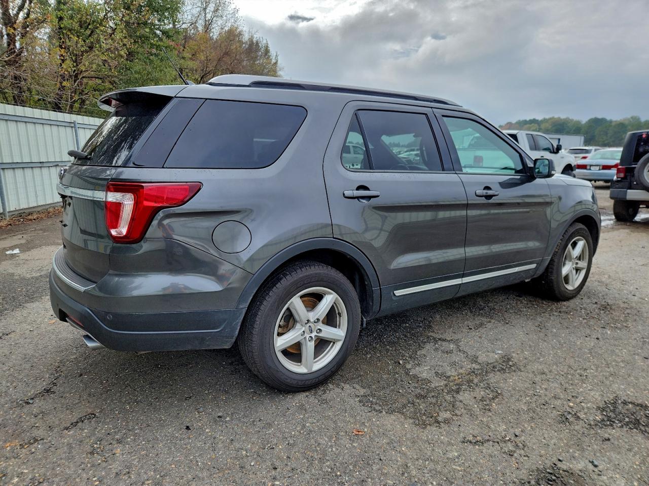 Ford Explorer Xlt Image 5