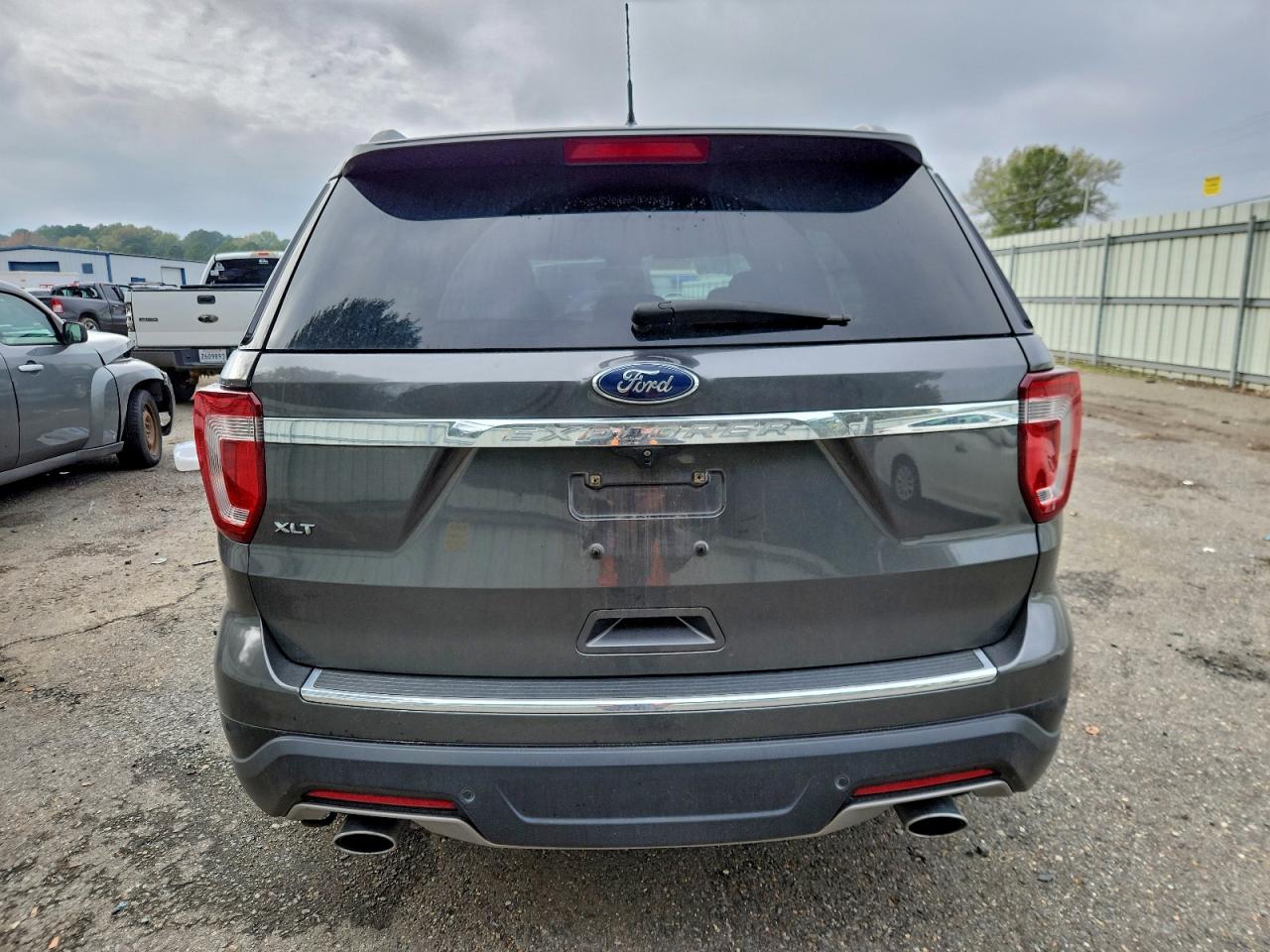 Ford Explorer Xlt Image 9