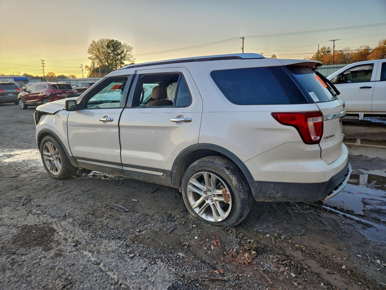 Ford Explorer Limited Image 12