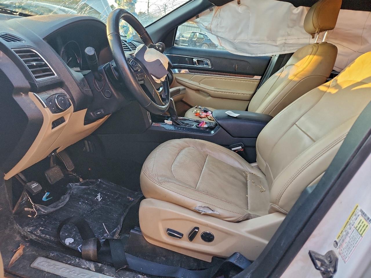 Ford Explorer Limited Image 7