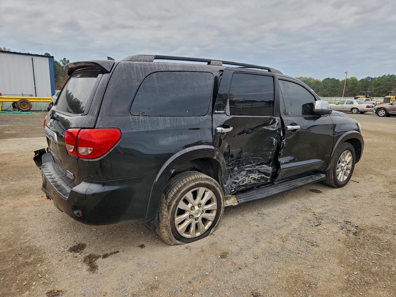 Toyota Sequoia Platinum Image 5