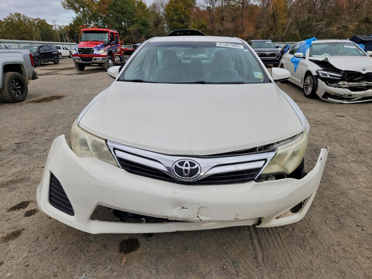 Toyota Camry Base Image 6