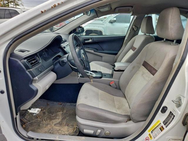 Toyota Camry Base Image 12
