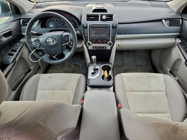Toyota Camry Base Image 9