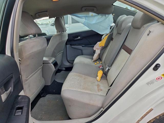 Toyota Camry Base Image 10