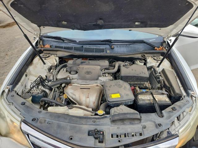 Toyota Camry Base Image 3