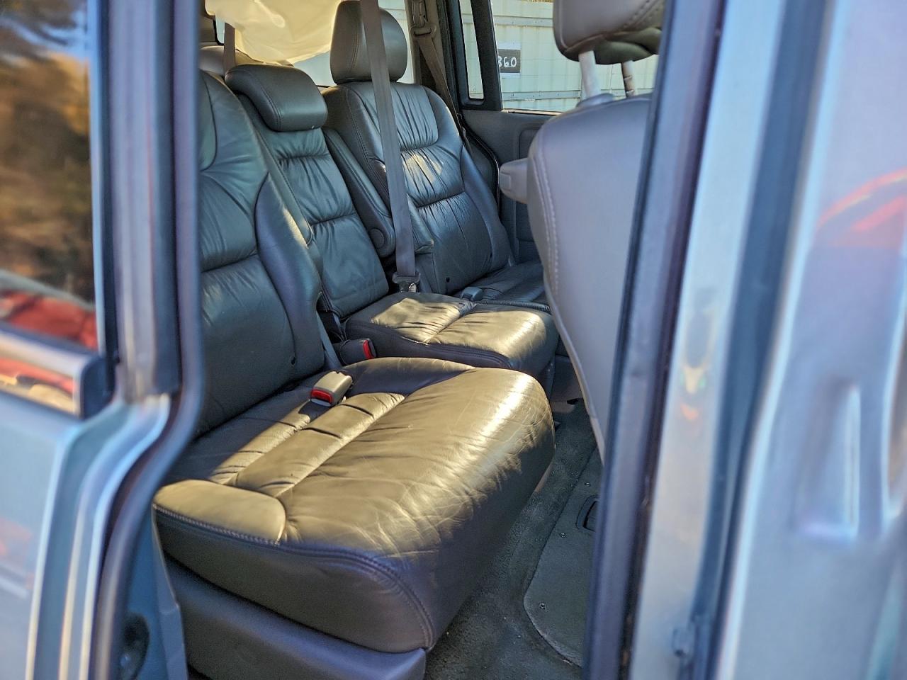 Honda Odyssey Touring Image 11
