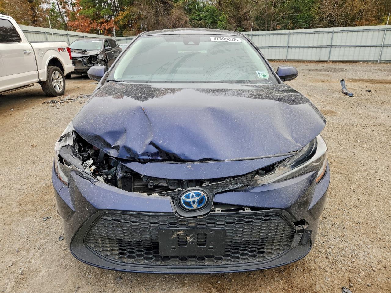 Toyota Corolla Le Image 4