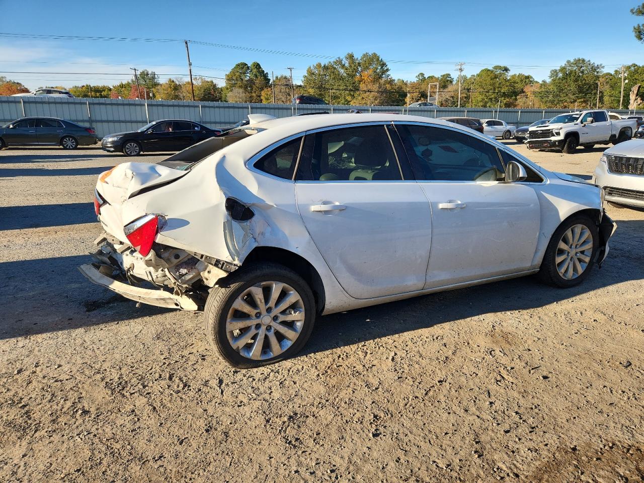 Buick Verano Image 10