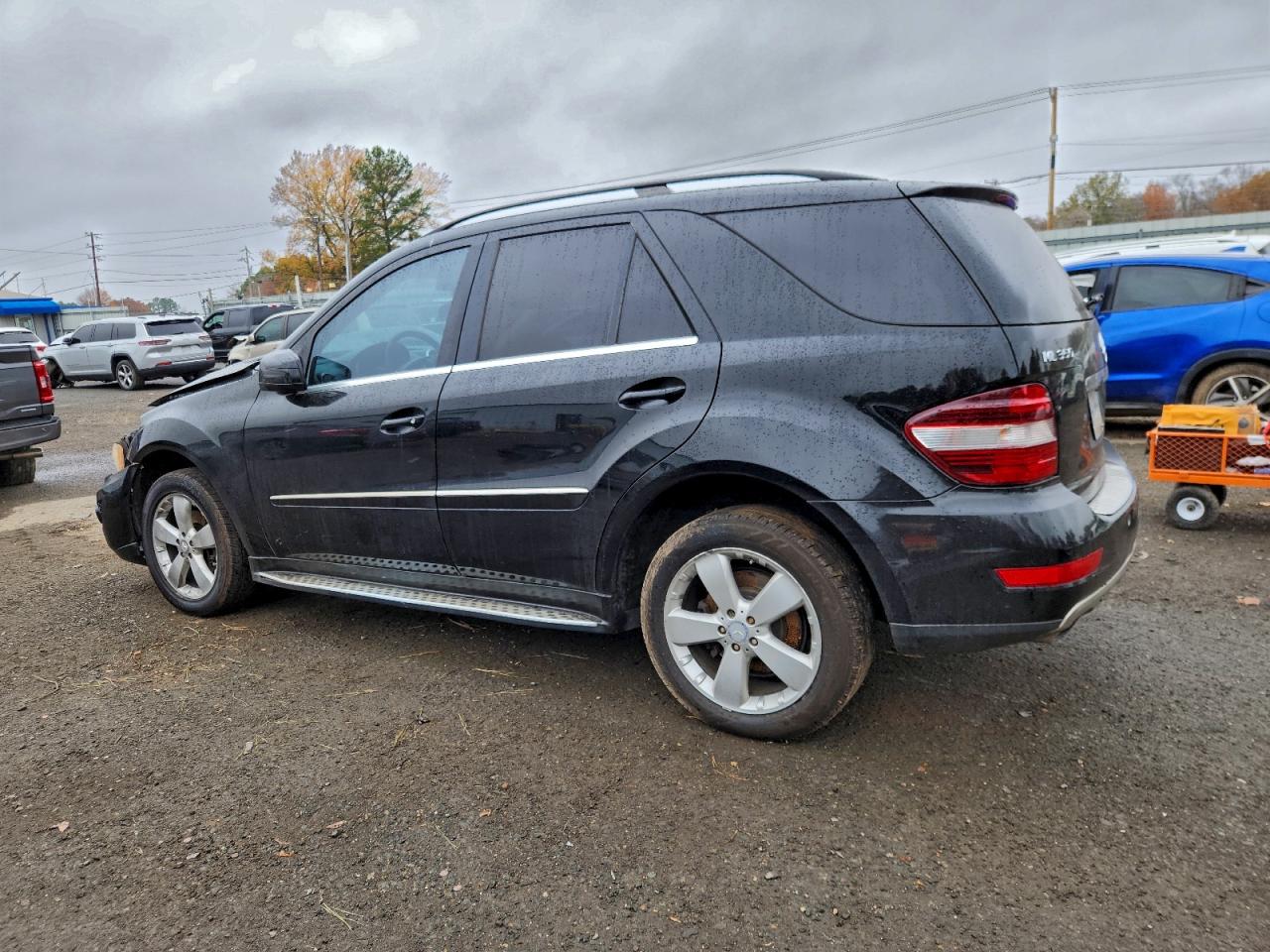 Mercedes-Benz M-Class 350 Image 7