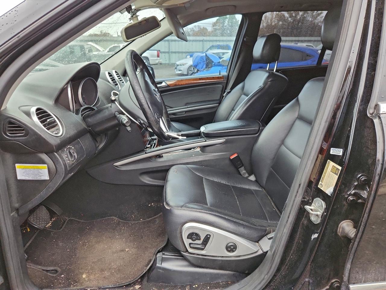 Mercedes-Benz M-Class 350 Image 11