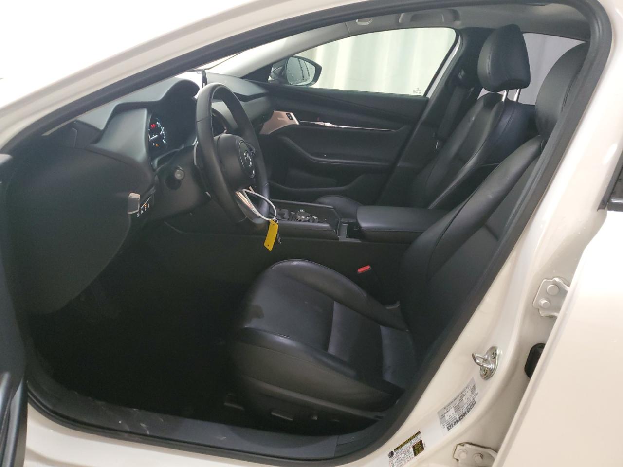 Mazda 3 Premium Plus Image 8