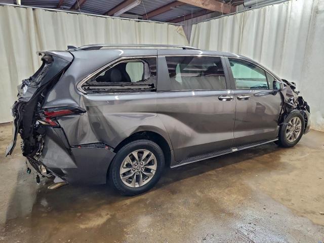 Toyota Sienna Xle Image 9