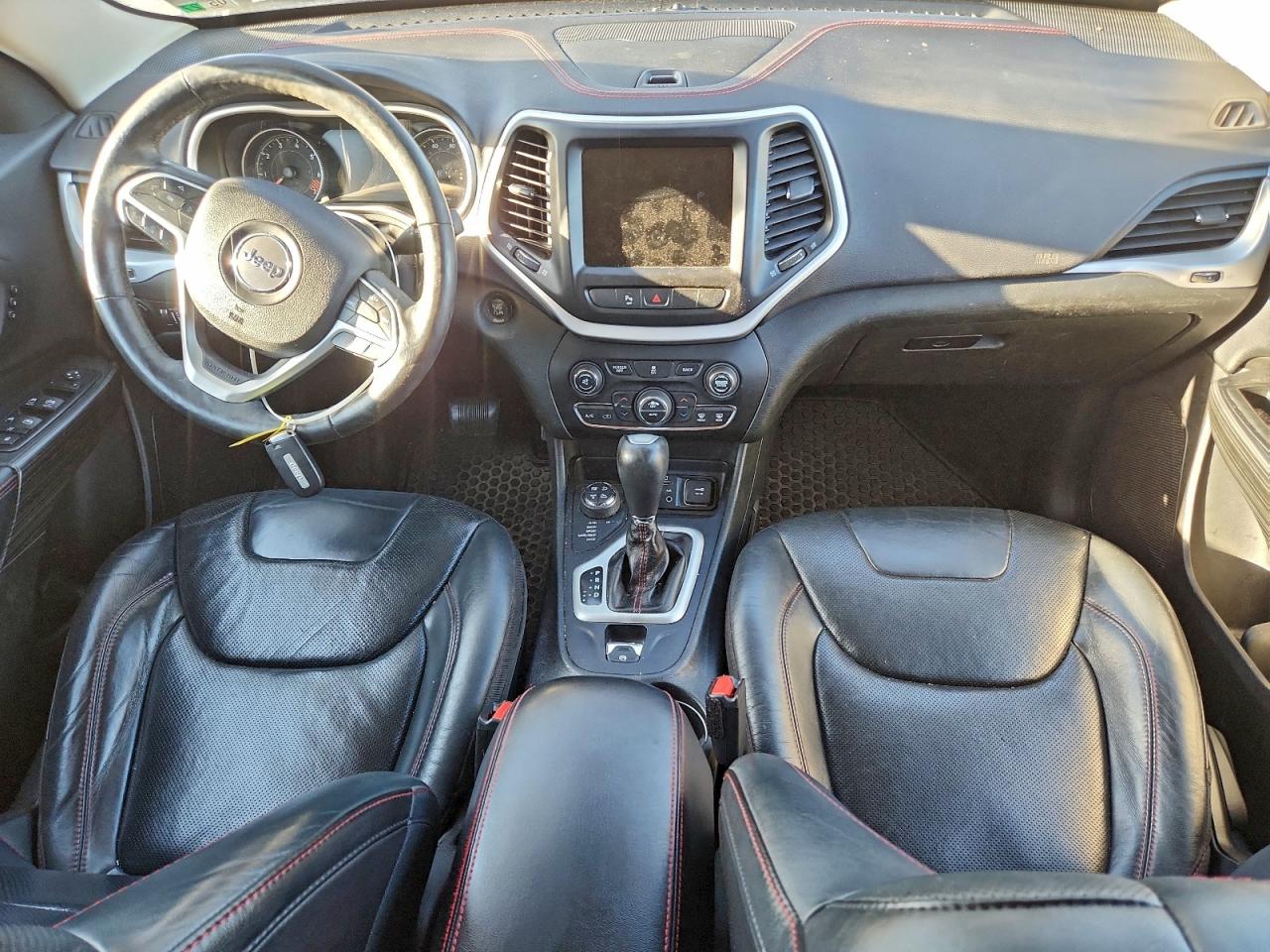 Jeep Cherokee Trailhawk Image 11