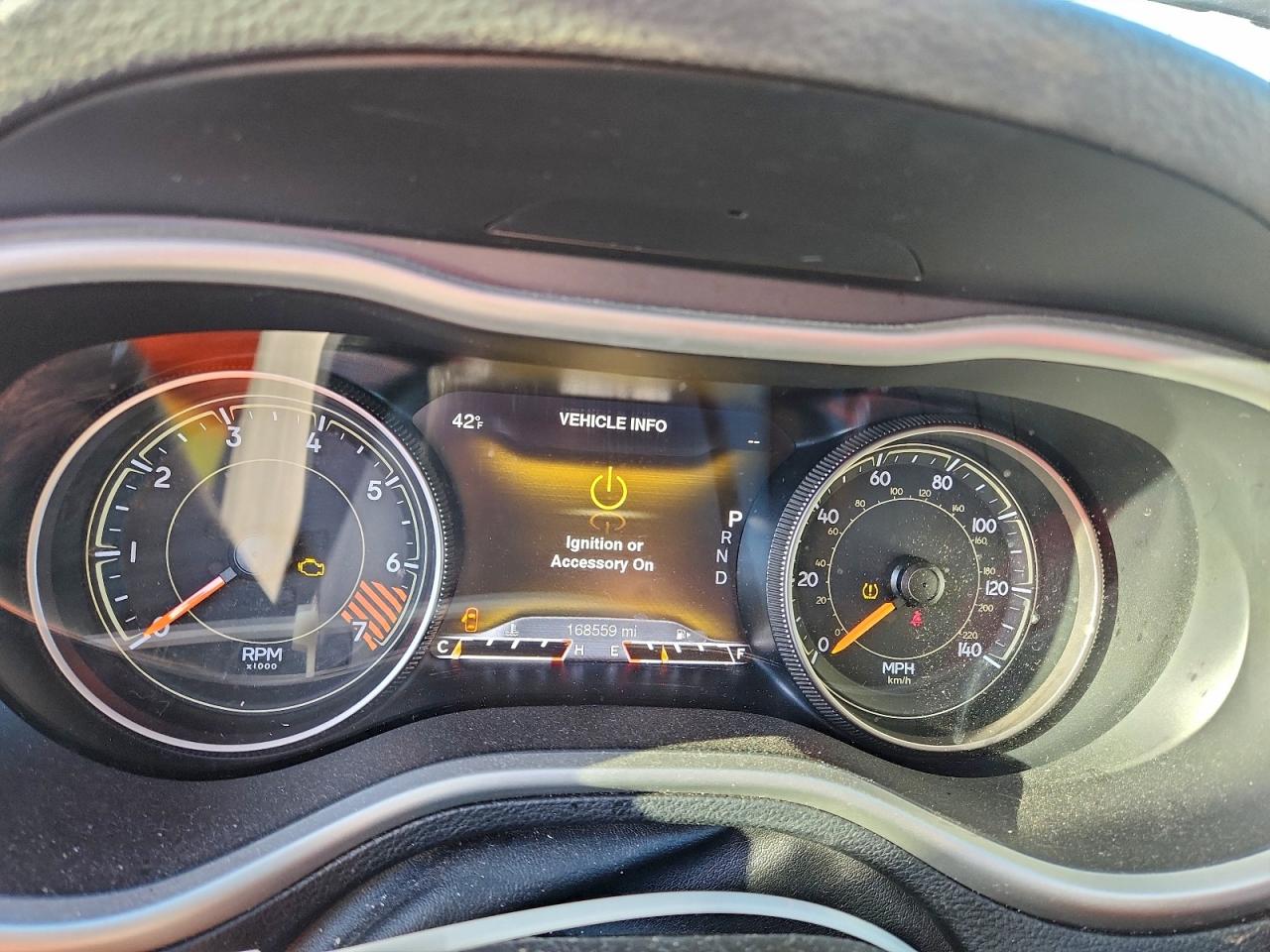 Jeep Cherokee Trailhawk Image 8