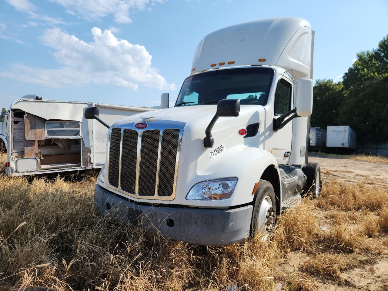 Peterbilt Tractor 579 Image 5