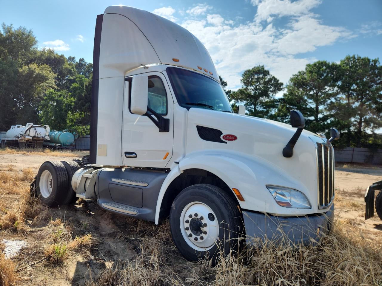 Peterbilt Tractor 579 Image 3