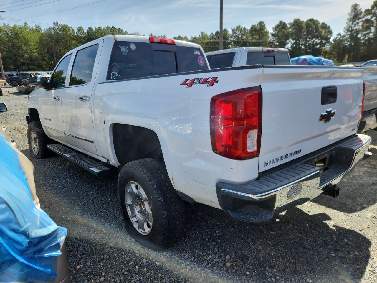 Chevrolet Silverado K1500 Ltz Image 3