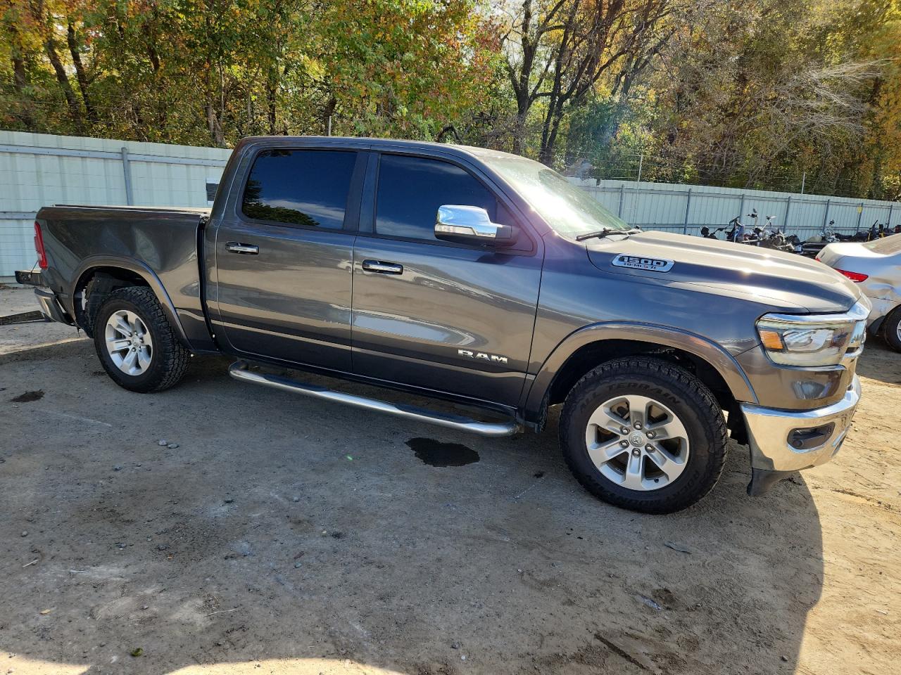 Ram 1500 Laramie Image 9