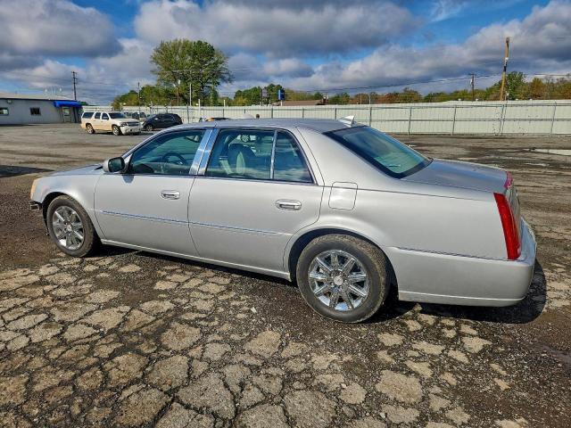 Cadillac DTS Premium Collection Image 3