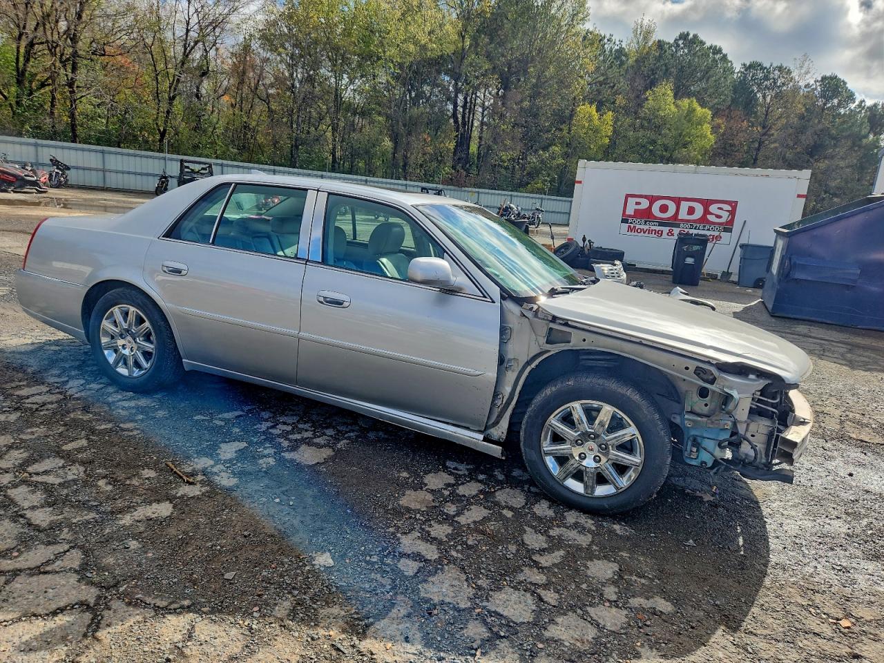 Cadillac DTS Premium Collection Image 12