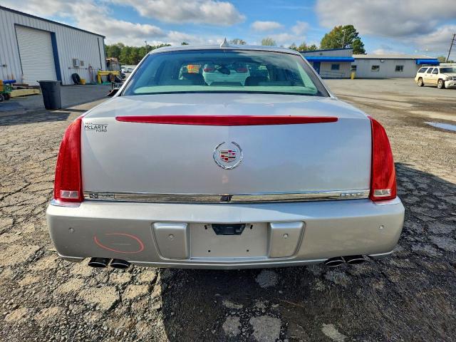 Cadillac DTS Premium Collection Image 13