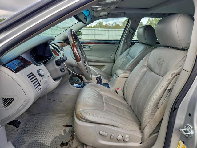 Cadillac DTS Premium Collection Image 8