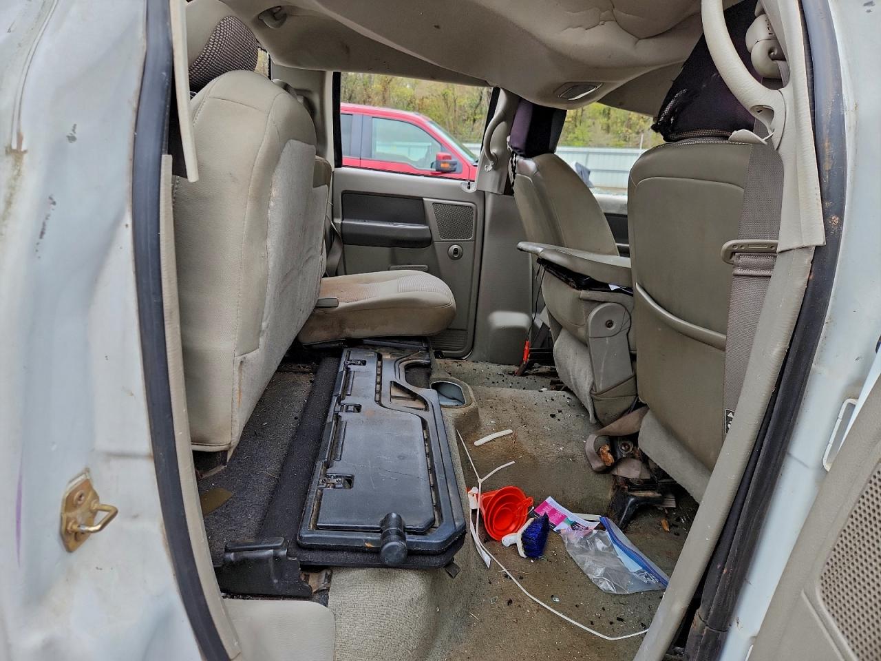 Dodge Ram 2500 St Image 4