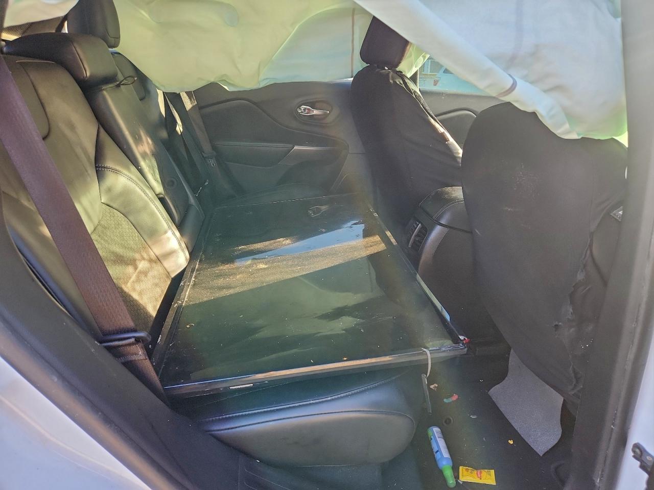 Jeep Grand Cherokee Latitude Plus Image 9