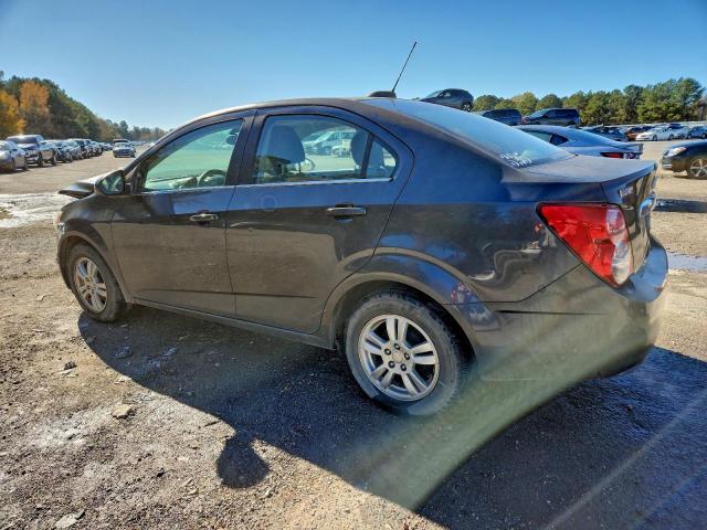 Chevrolet Sonic Lt Image 3