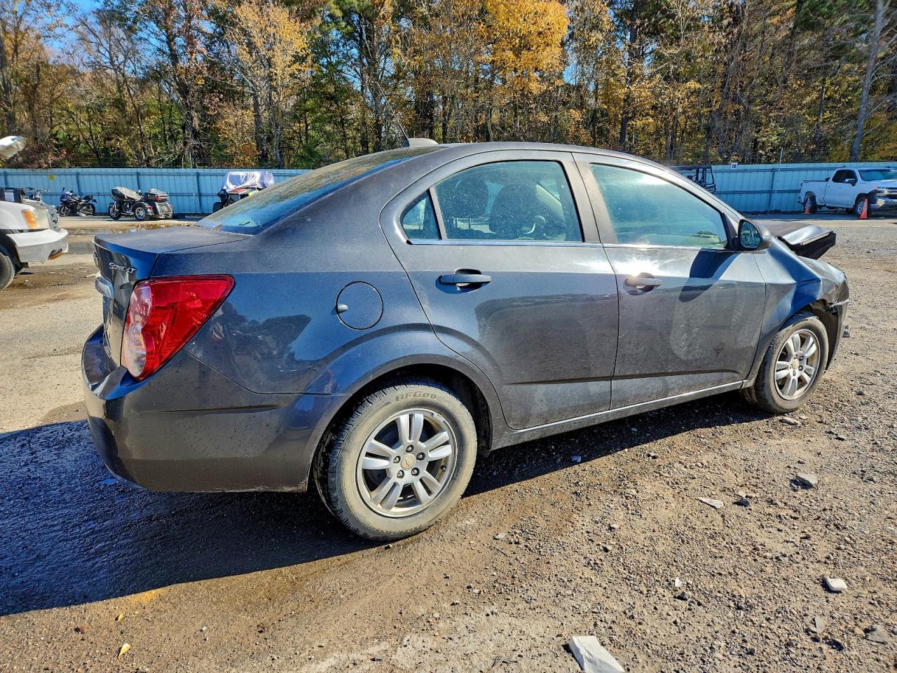 Chevrolet Sonic Lt Image 8