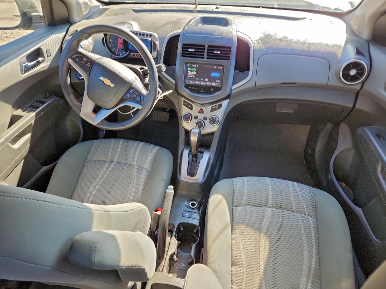 Chevrolet Sonic Lt Image 4