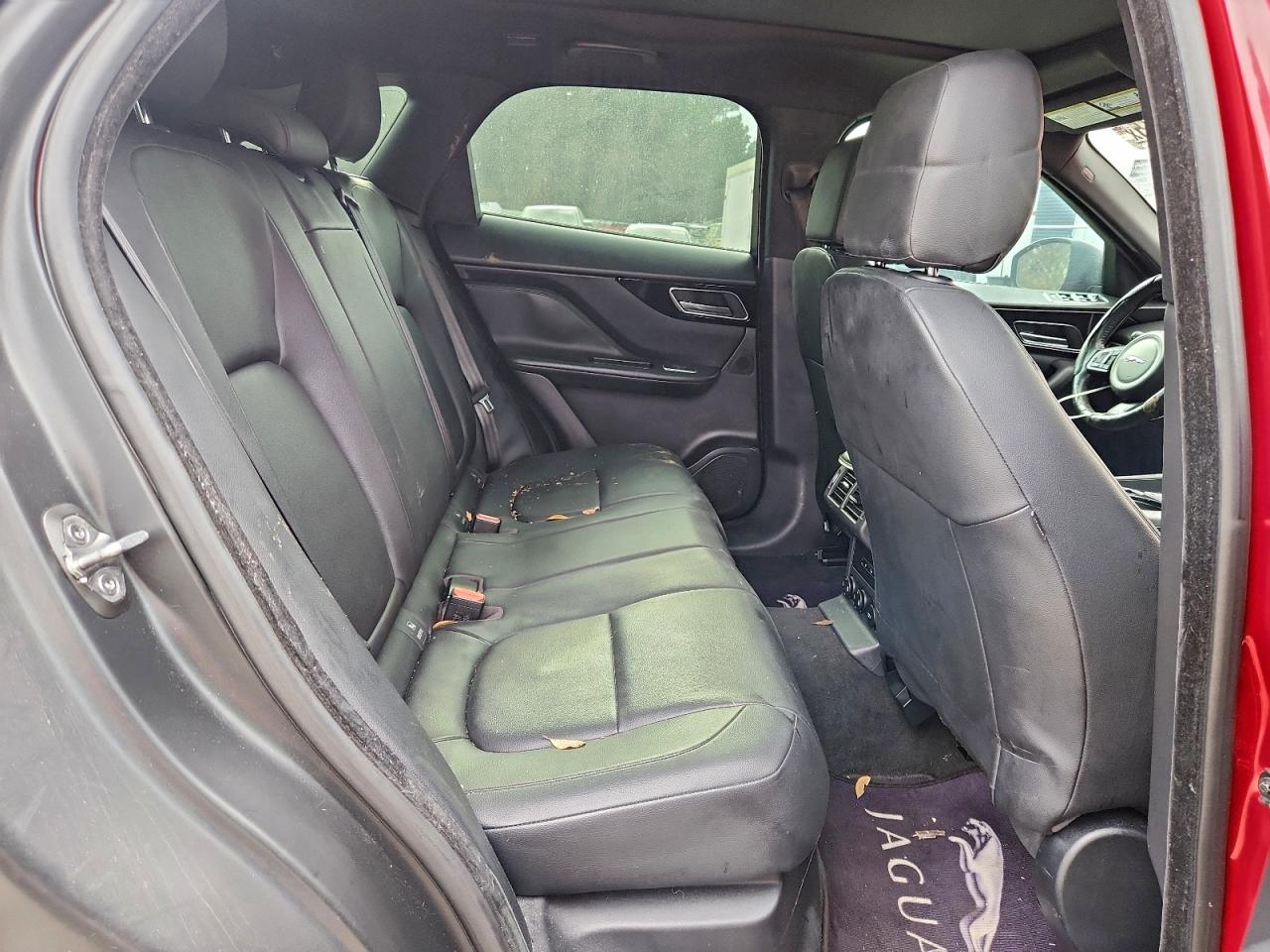 Jaguar F-PACE Premium Image 10