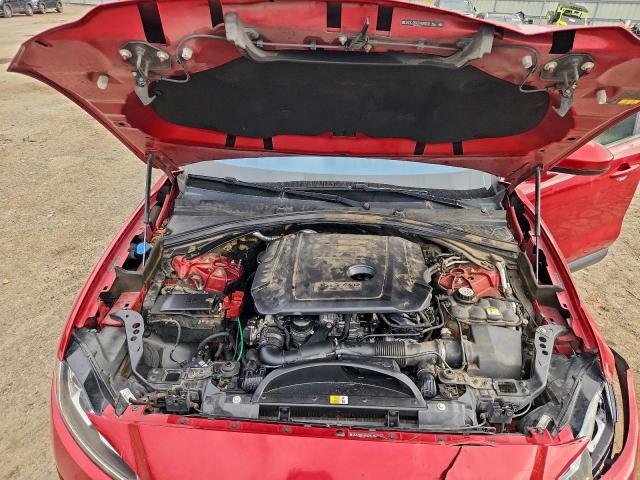 Jaguar F-PACE Premium Image 13