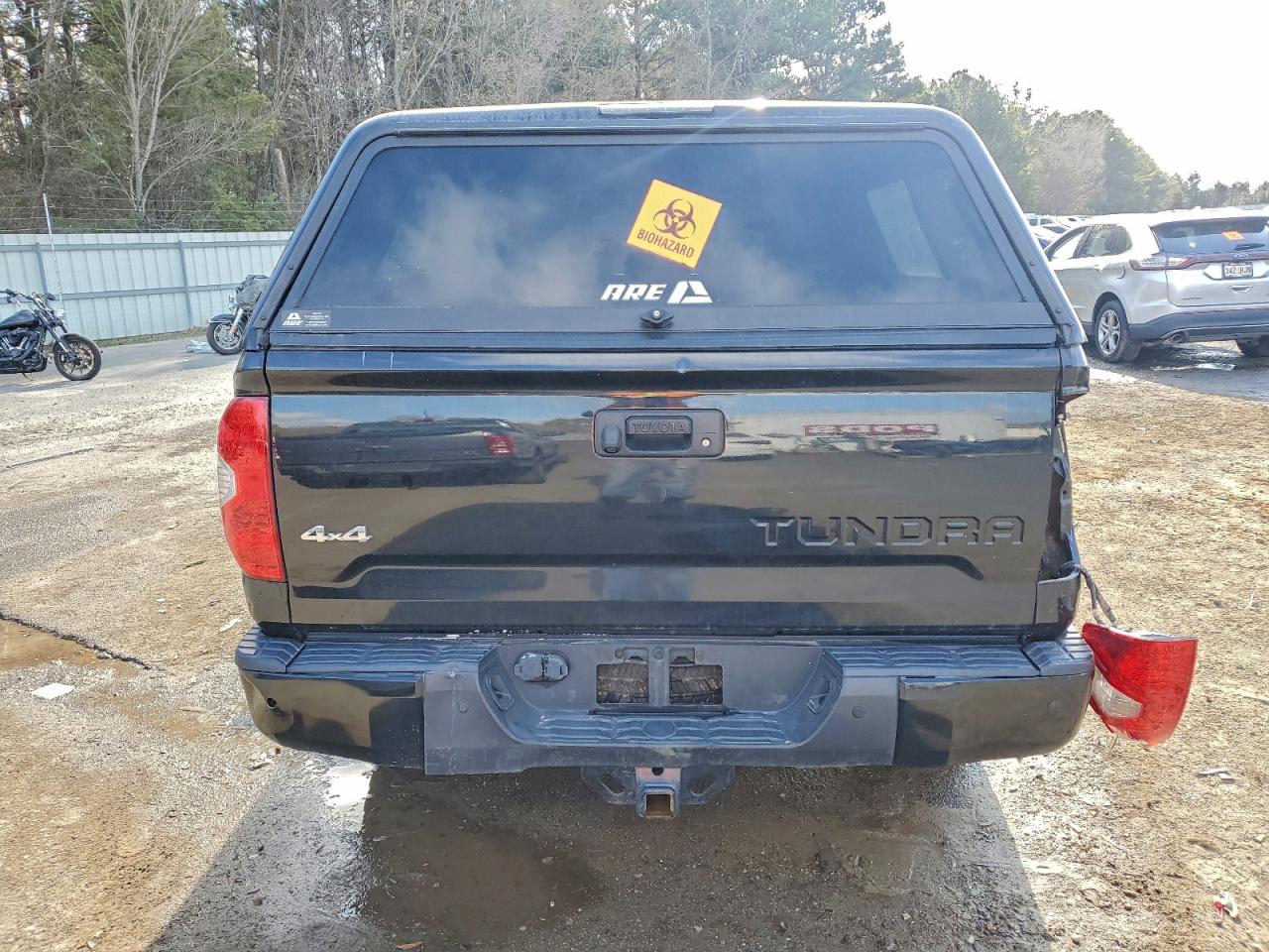 Toyota Tundra Crewmax Limited Image 8