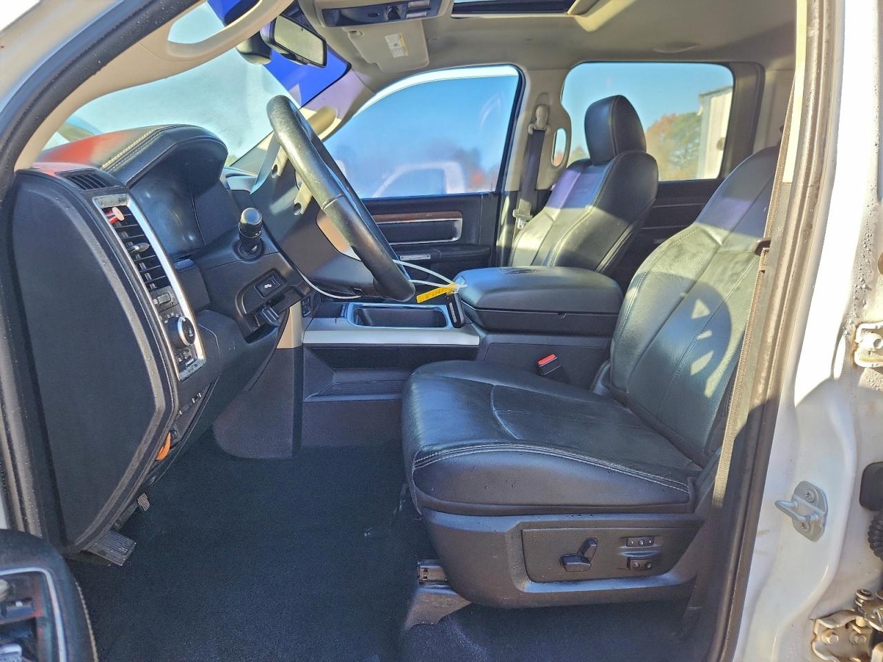 Ram 1500 Laramie Image 9