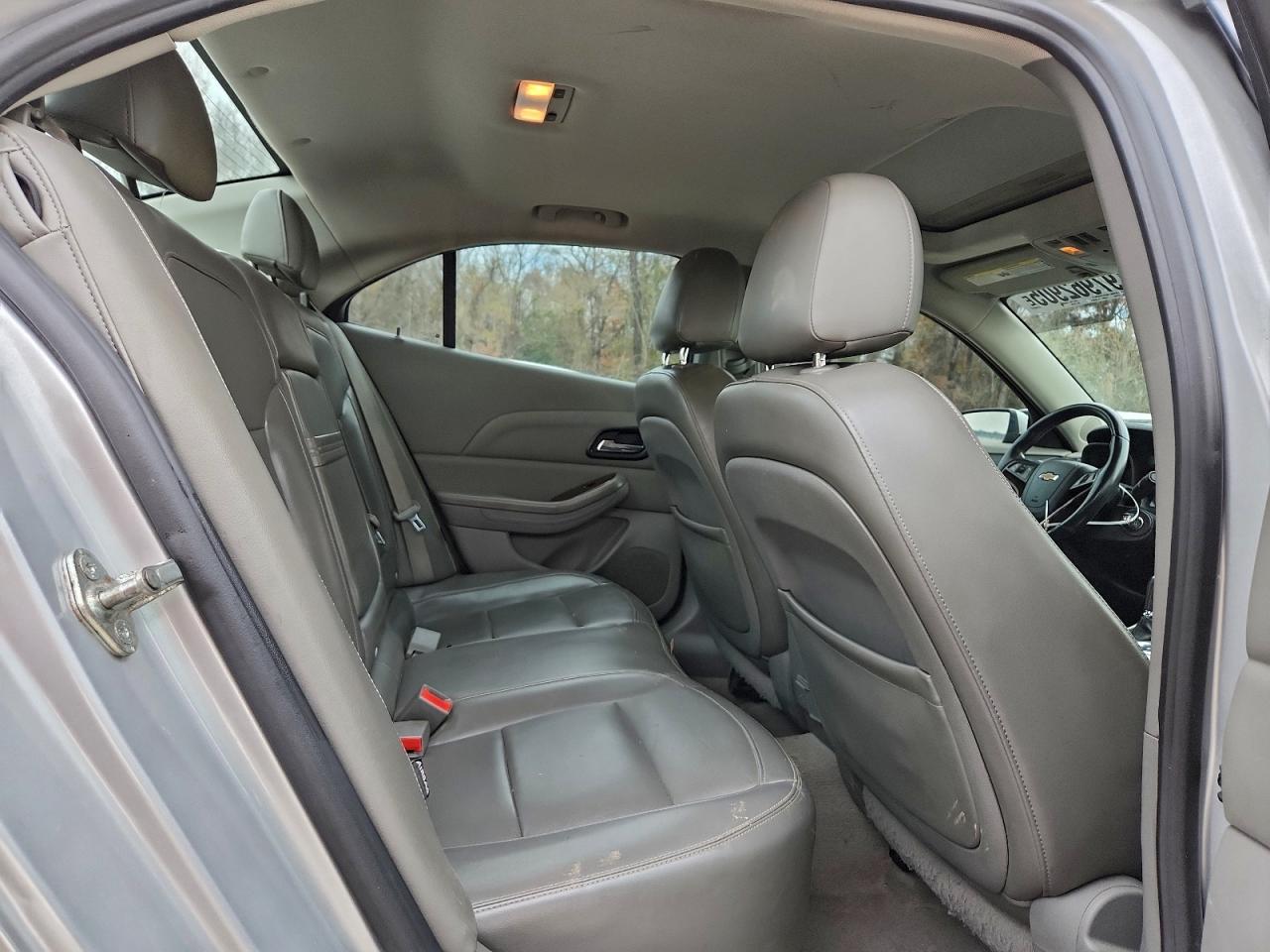 Chevrolet Malibu 2lt Image 12