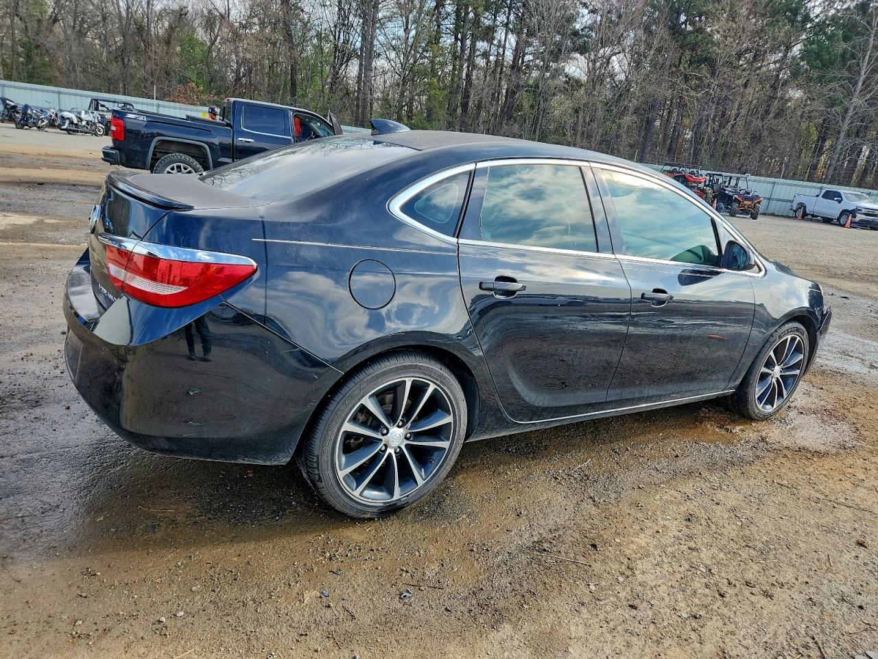 Buick Verano Sport Touring Image 8