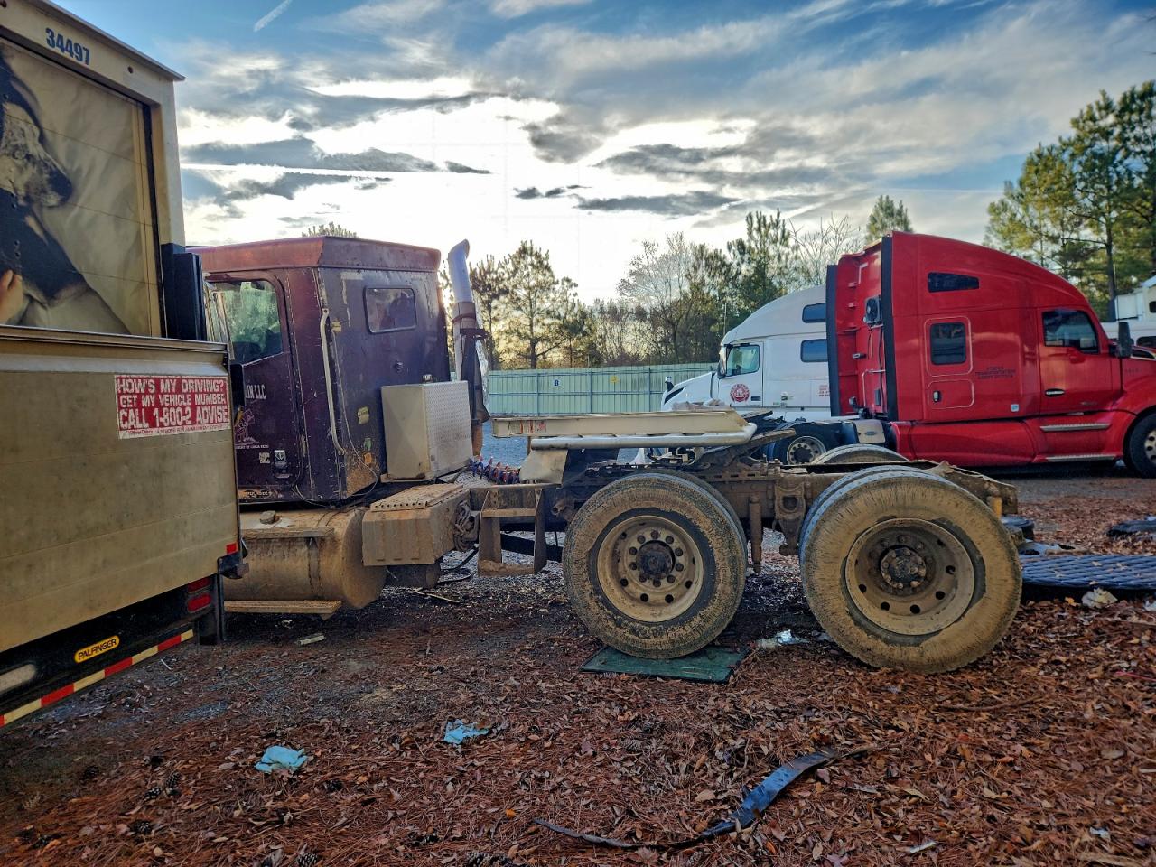 International 9900i Trac 9400i Image 2