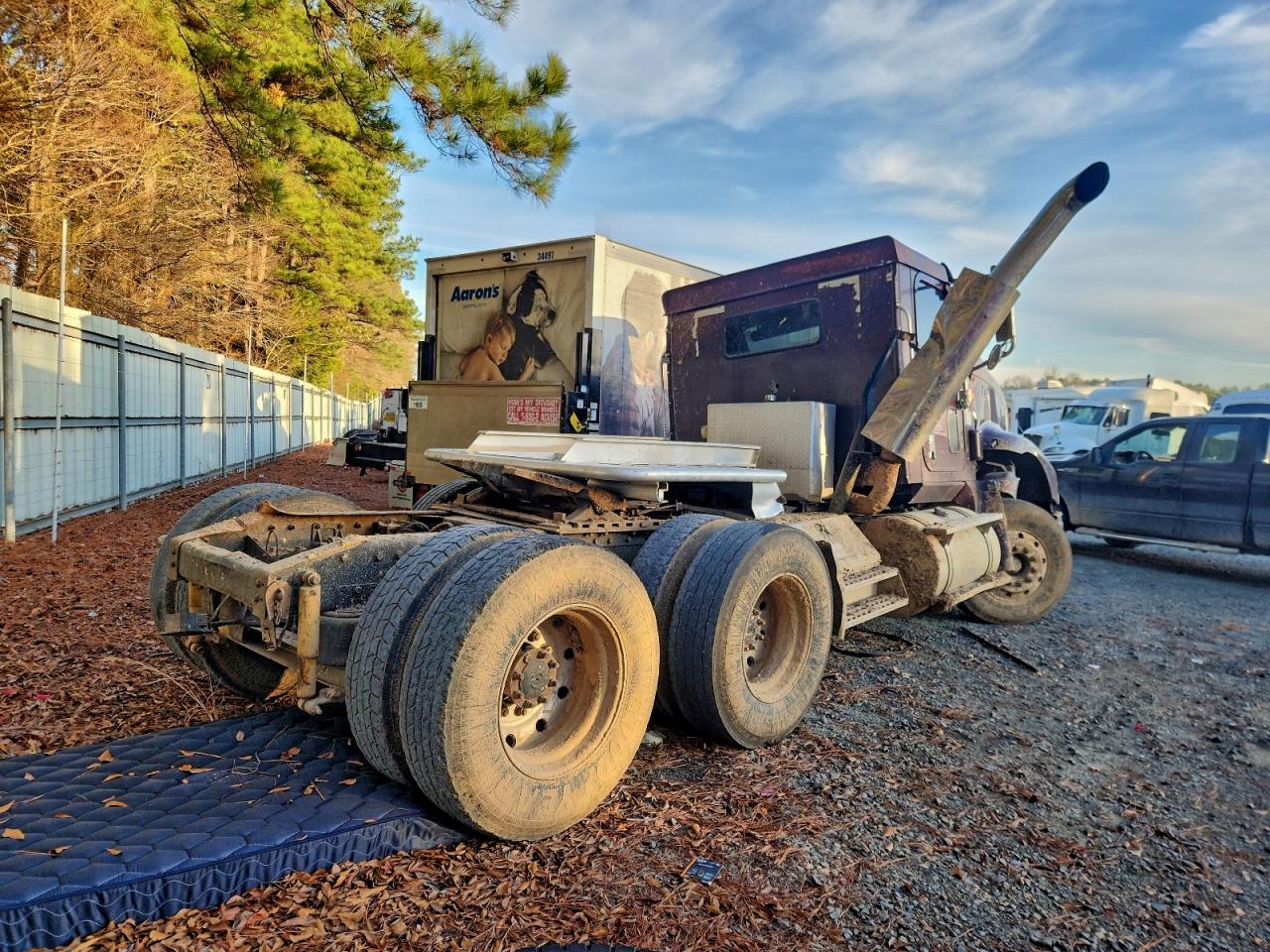 International 9900i Trac 9400i Image 4