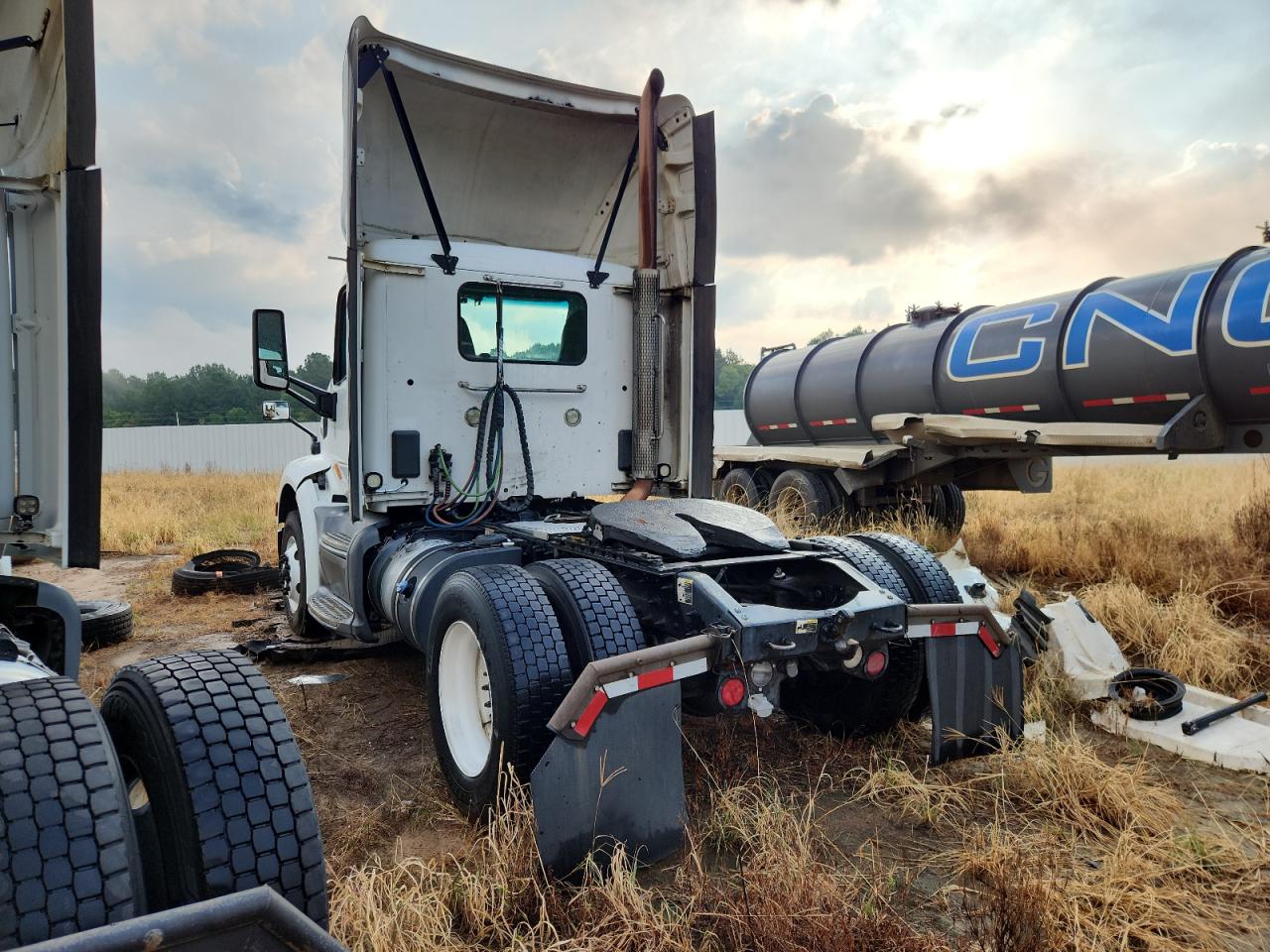 Peterbilt Tractor 579 Image 4