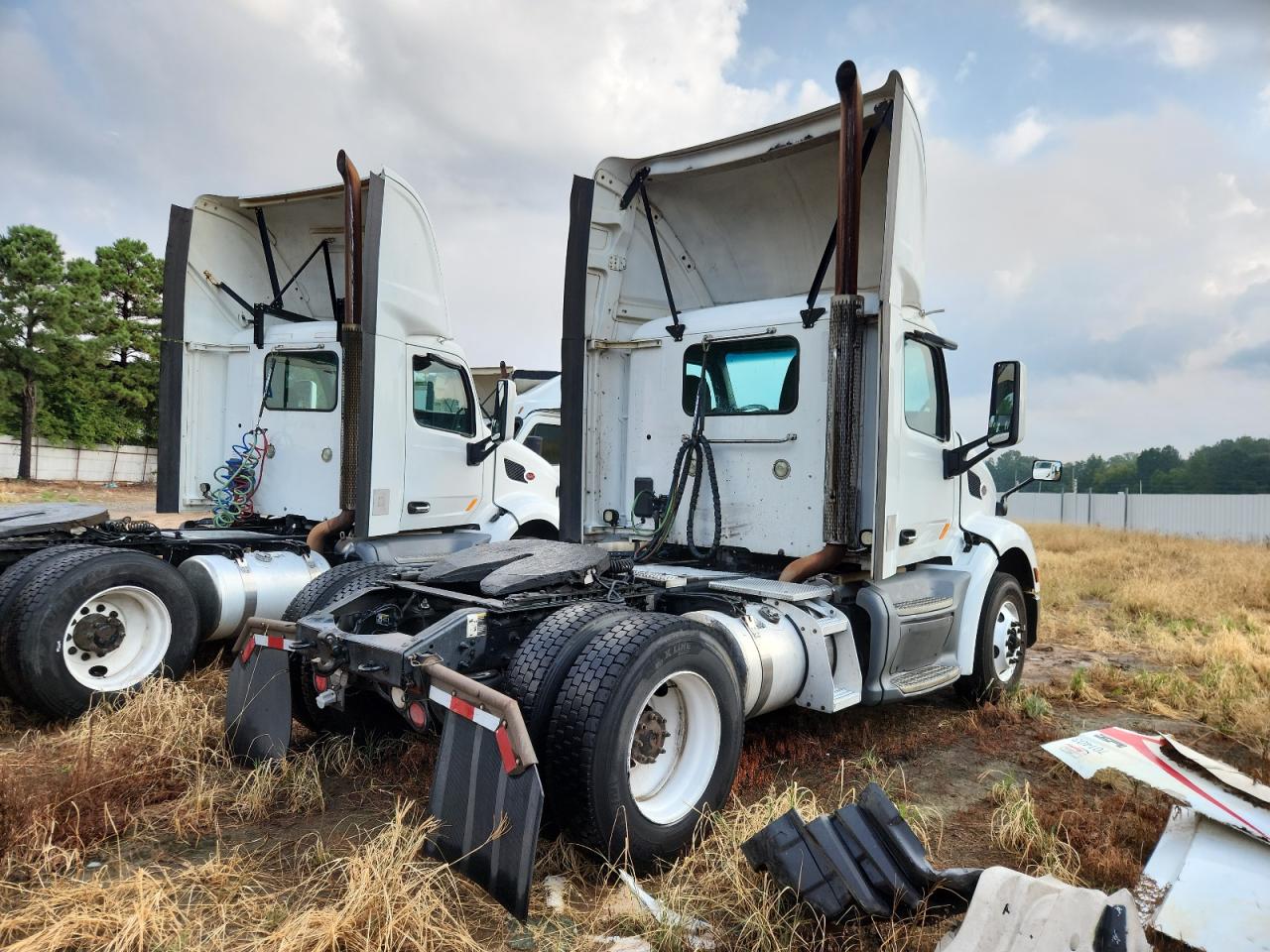 Peterbilt Tractor 579 Image 2