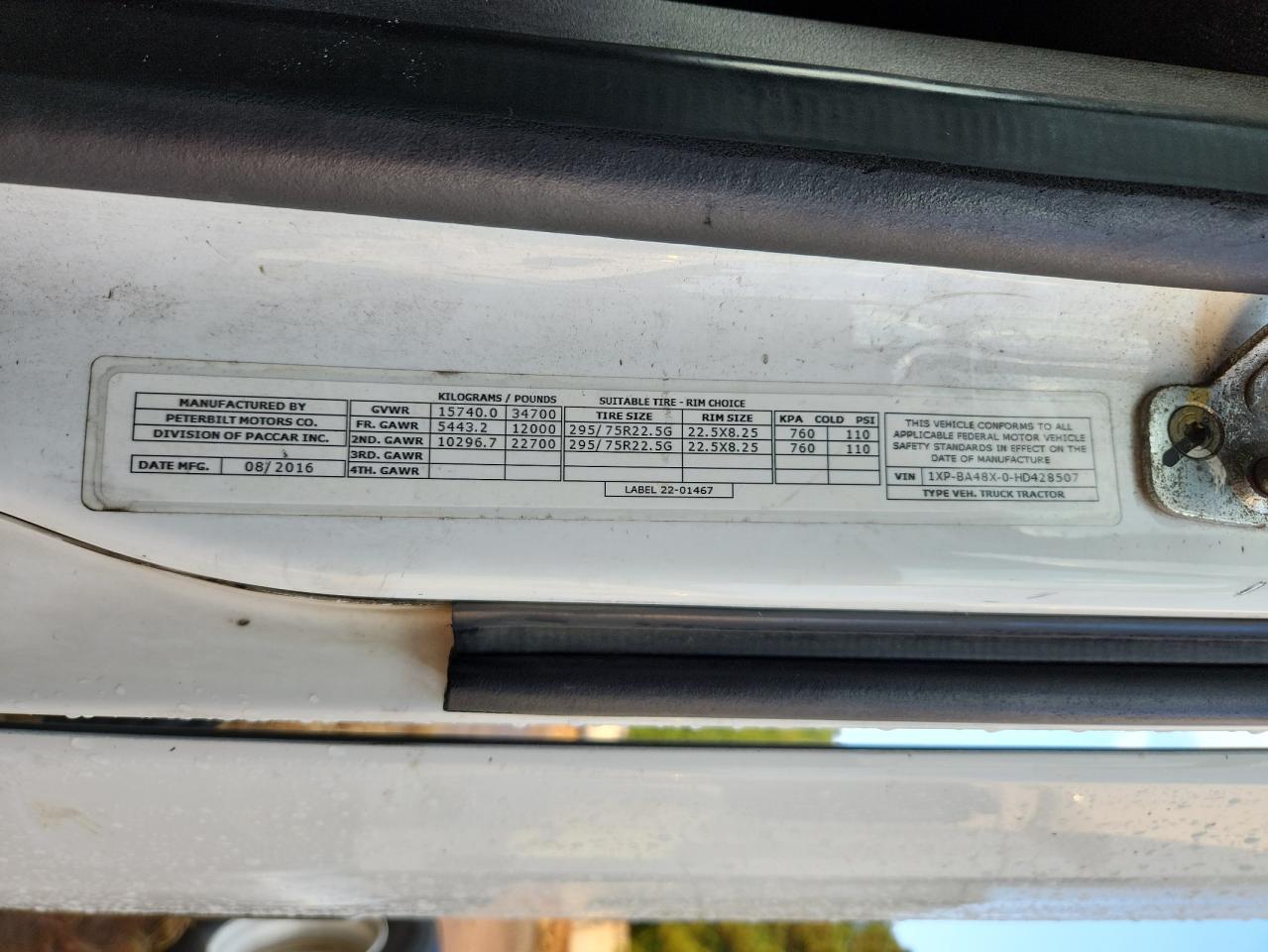 Peterbilt Tractor 579 Image 9