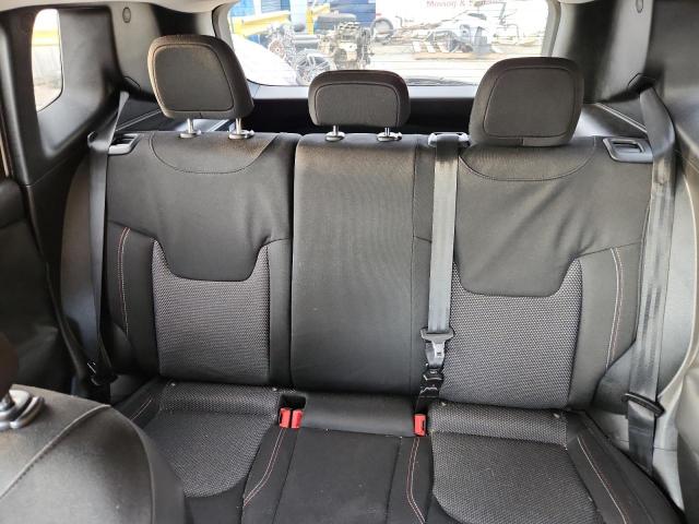 Jeep Renegade Latitude Image 12