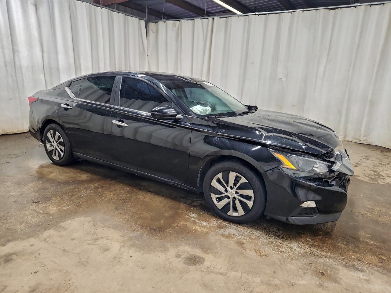 Nissan Altima S Image 8