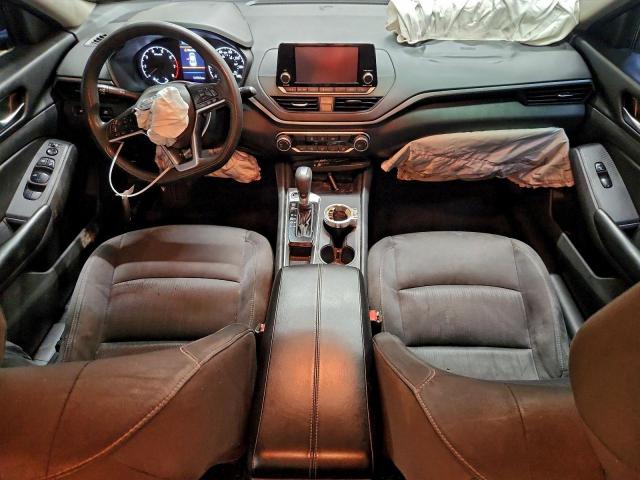 Nissan Altima S Image 13