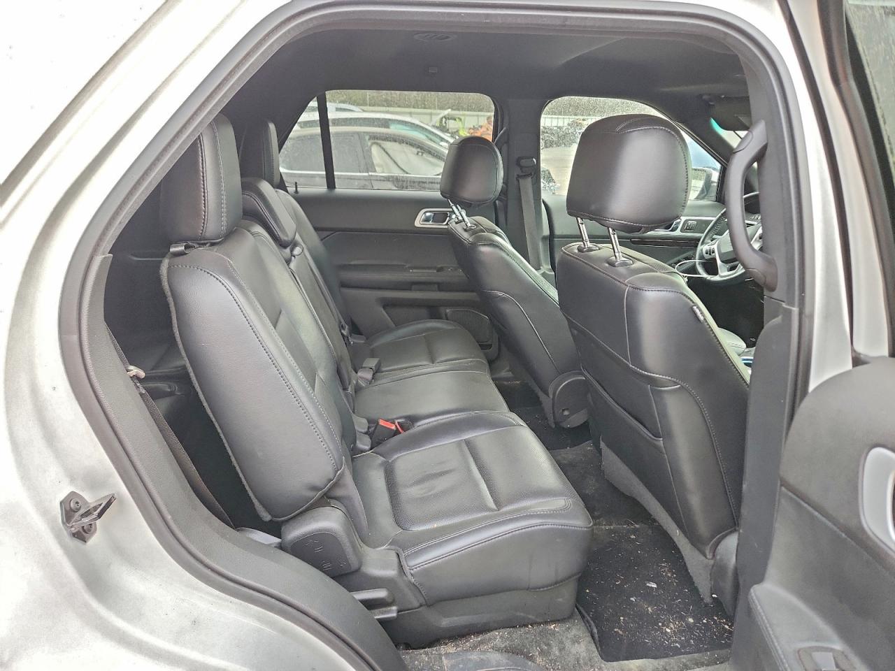 Ford Explorer Limited Image 9