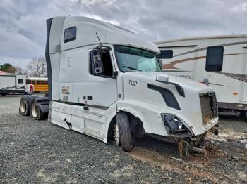  Salvage Volvo Vnl