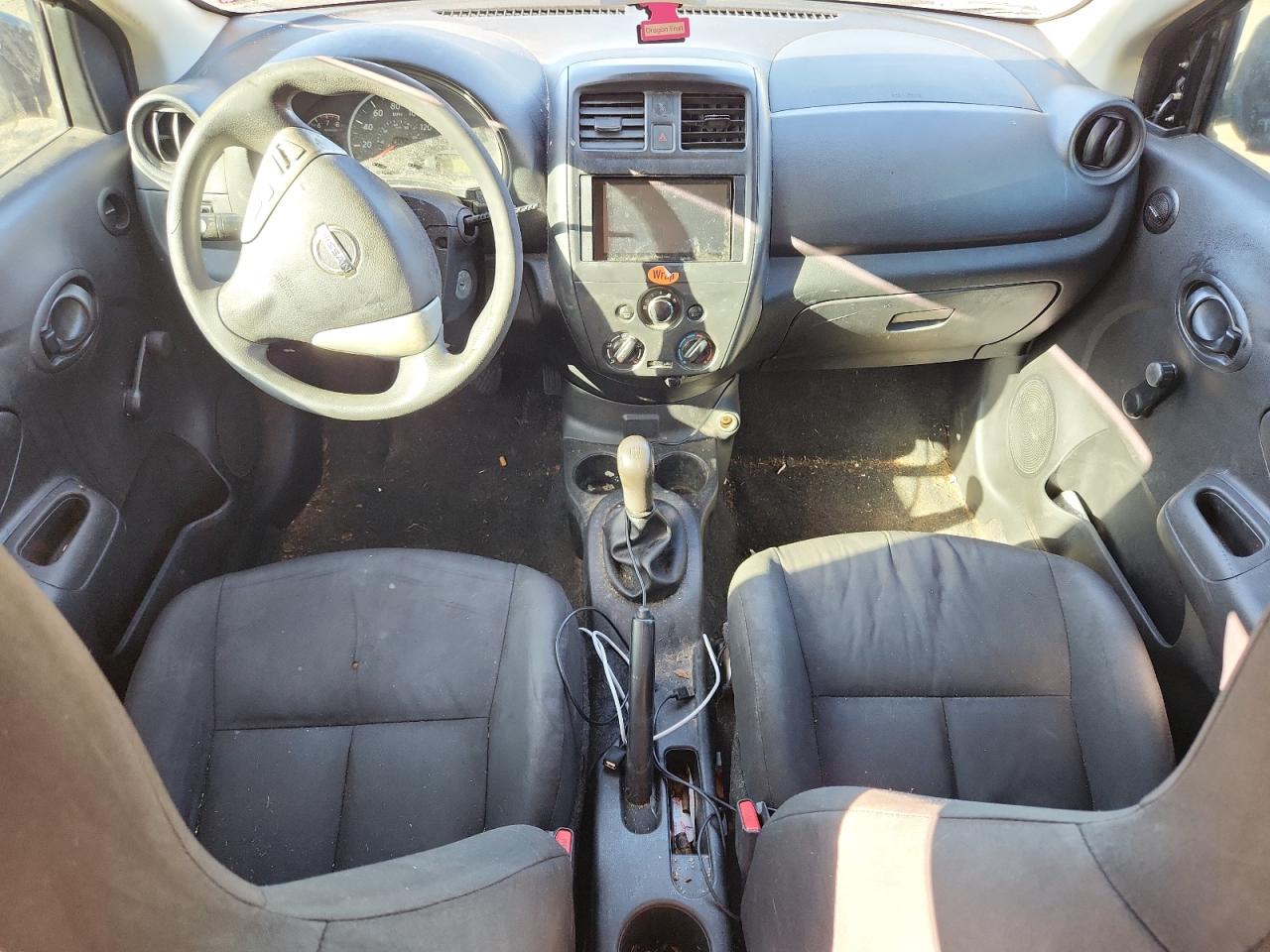 Nissan Versa S Image 7