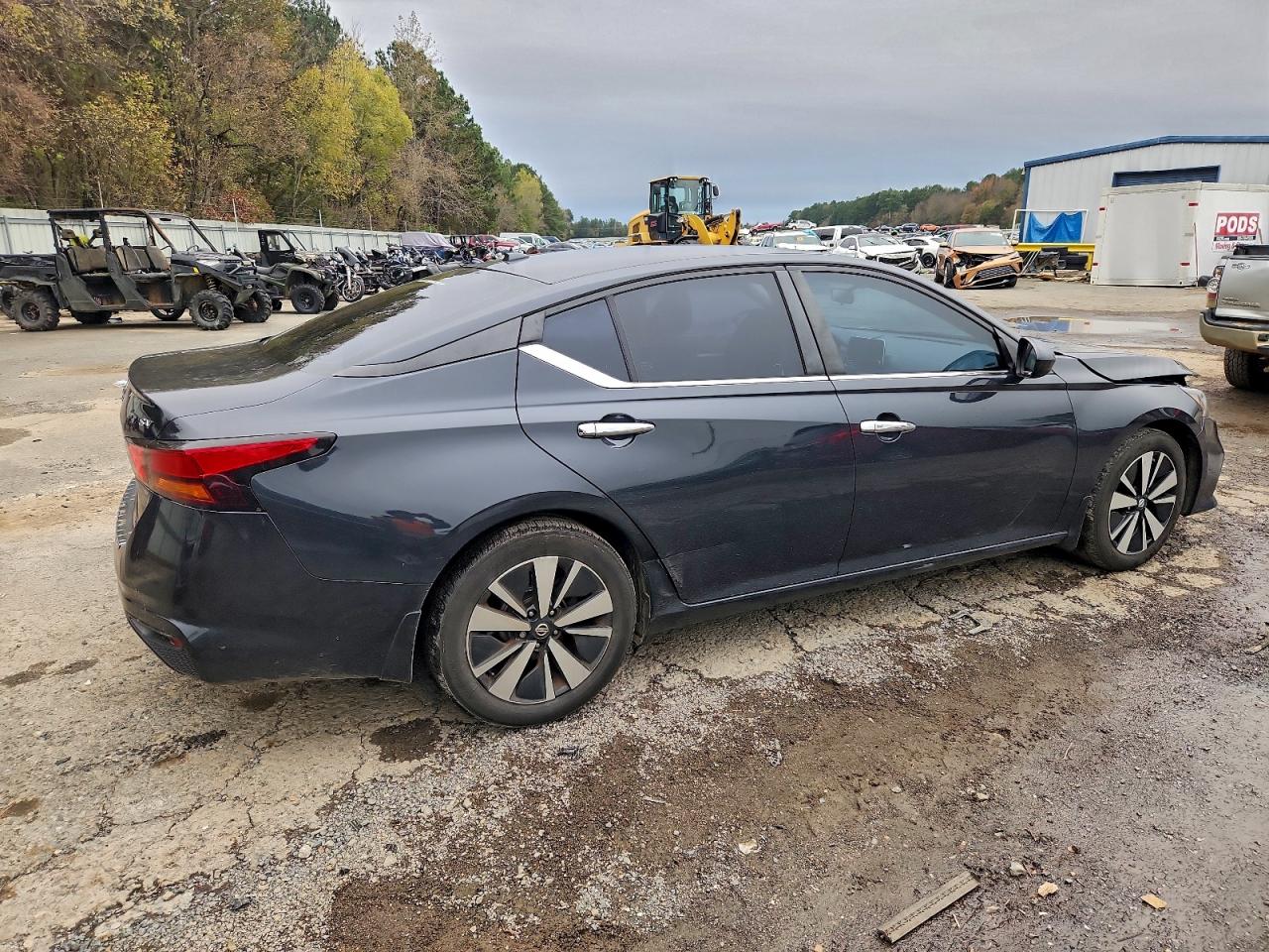 Nissan Altima Sv Image 2